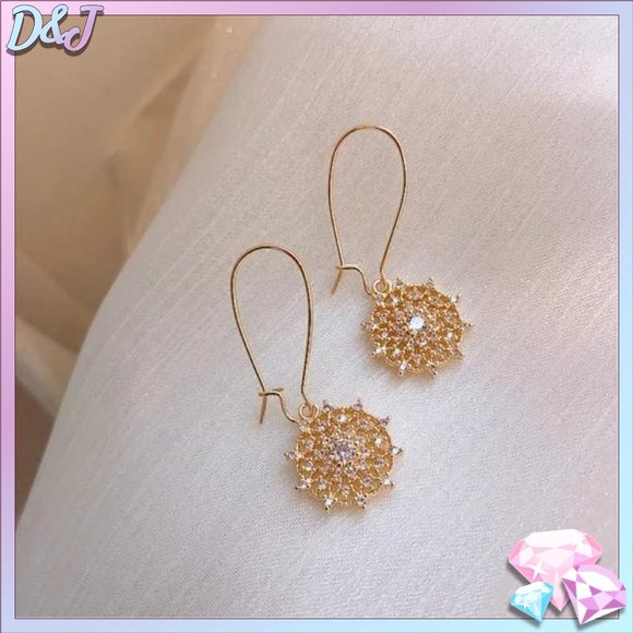 Diamonds & Jules Jewelry - 💎✨ 925 Medallion Drop Earrings